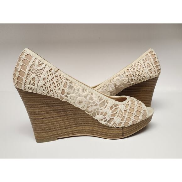 Universal Thread Women's Fabric Peep Toe Wedge Platform Heel Shoes Beige 8W - Picture 4 of 14